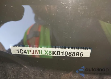 2019 Jeep Cherokee Latitude Plus 4X4 z USA, uszkodzony, nr VIN 1C4PJMLX8KD106896